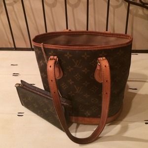 Louis Vuitton Authentic leather bucket tote Louis Vuitton Authentic leather bucket tote