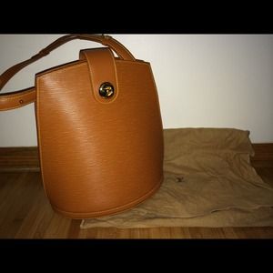 Authentic Louis Vuitton Epi Cluny Authentic Louis Vuitton Epi Cluny