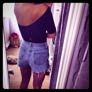 VINTAGE HIGH WAISTED DENIM SHORTS VINTAGE HIGH WAISTED DENIM SHORTS