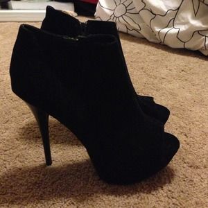 ✨NWOT✨ JustFab Open toed suede booties ✨NWOT✨ JustFab Open toed suede booties