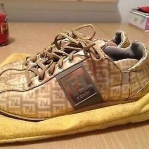 Fendi Logo Sneakers Gold 40 Fendi Logo Sneakers Gold 40