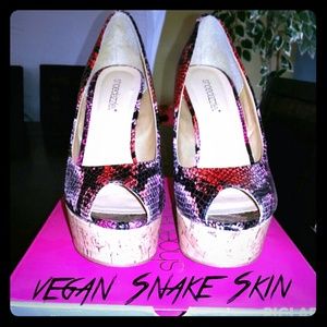 Shoedazzle Shoes - Tova ~ Vegan Snake Skin Peep Toe Wedge Shoedazzle Shoes - Tova ~ Vegan Snake Skin Peep Toe Wedge