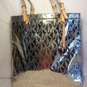 Michael Kors Handbags - Micheal Kors Tote- REDUCED!!! Michael Kors Handbags - Micheal Kors Tote- REDUCED!!!