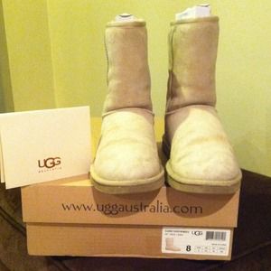 Classic short ugg boots (sand color) size 8 Classic short ugg boots (sand color) size 8