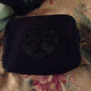 Tory Burch Accessories - USED MEDIUM TORY BURCH MAKE UP BAG Tory Burch Accessories - USED MEDIUM TORY BURCH MAKE UP BAG