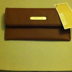Authentic Brand new Michael Kors Wallet Authentic Brand new Michael Kors Wallet