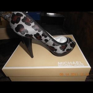 Michael Kors Pumps size 7 Michael Kors Pumps size 7