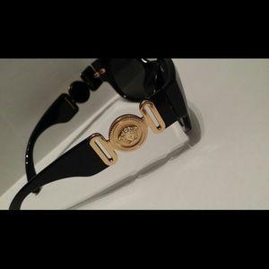 Versace Sunglasses black & gold Versace Sunglasses black & gold