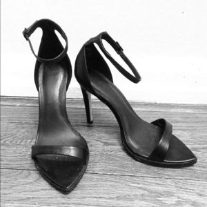 Timeless Zara Basic ankle strap sandal! Timeless Zara Basic ankle strap sandal!
