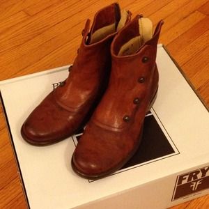 Frye Phillip Military boots with back zip Frye Phillip Military boots with back zip