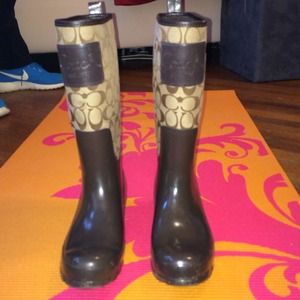 Coach rain boots , box included ,good condition Coach rain boots , box included ,good condition