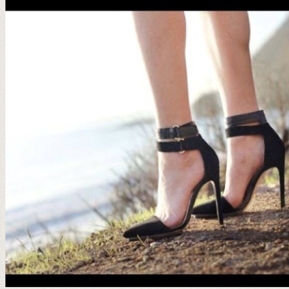 L.A.M.B. Shoes - L.A.M.B. Oxley Pumps 2 L.A.M.B. Shoes - L.A.M.B. Oxley Pumps 2