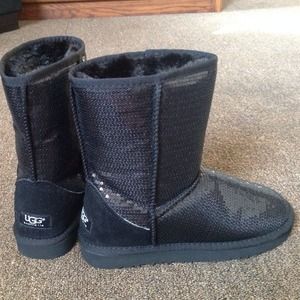 Ugg sparkle/sequin black boots 8/9 (not original) Ugg sparkle/sequin black boots 8/9 (not original)