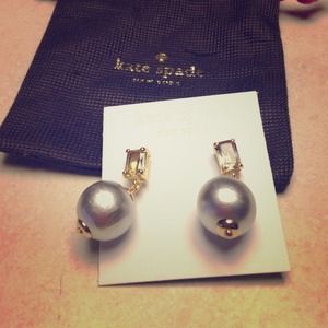 Kate spade pearl drop earrings! Kate spade pearl drop earrings!