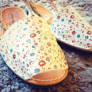 β¨ο΄ JC Popular IBIZA white floral pattern NWT+B β¨ο΄ JC Popular IBIZA white floral pattern NWT+B