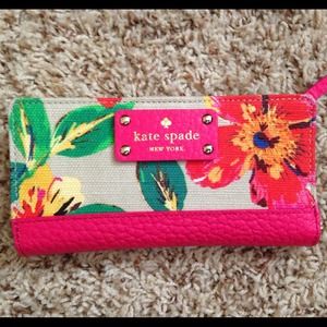 ♠️Kate Spade♠️ Floral Stacy Continental Wallet♠️ ♠️Kate Spade♠️ Floral Stacy Continental Wallet♠️