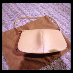 Authentic Louis Vuitton epi leather shoulder bag Authentic Louis Vuitton epi leather shoulder bag