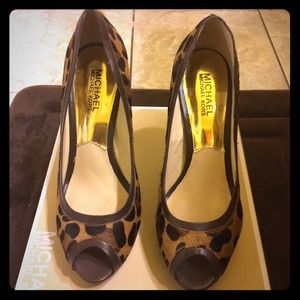 MK animal print pony hair peep toe heel sz 6.5 MK animal print pony hair peep toe heel sz 6.5