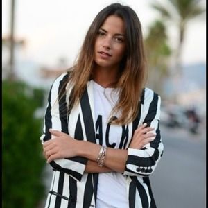 ļļHOST PICKļļZara striped blazer! ļļHOST PICKļļZara striped blazer!