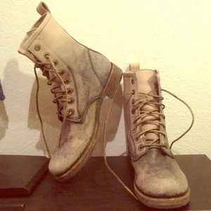 NEW Frye ombrรฉ Veronica combat boots NEW Frye ombrรฉ Veronica combat boots