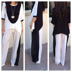 Chic black and white top SALE SALE LAST ONE Chic black and white top SALE SALE LAST ONE