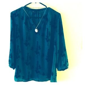 Green floral I heart ronson shirt. Like new! Green floral I heart ronson shirt. Like new!