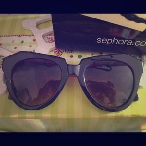 Chic Karen walker inspired sunglasses. Chic Karen walker inspired sunglasses.