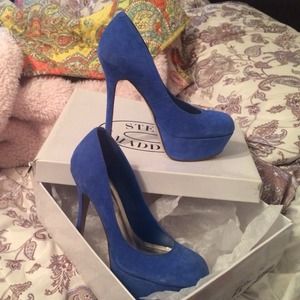Royal Blue Suede Steve Madden shoes Royal Blue Suede Steve Madden shoes