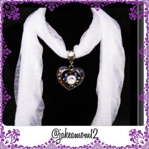 HOST PICKHeart pendant scarf HOST PICKHeart pendant scarf