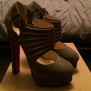 Christian Louboutin Shoes - REDUCEDAUTHENTIC Christian Louboutin Bye-Bye Taupe Christian Louboutin Shoes - REDUCEDAUTHENTIC Christian Louboutin Bye-Bye Taupe