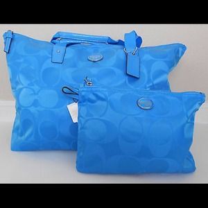 Coach GETAWAY SIGNATURE NYLON PACKABLE WEEKENDER Coach GETAWAY SIGNATURE NYLON PACKABLE WEEKENDER