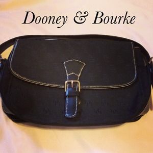 ‼️$99 SALE‼️Vintage Dooney & Bourke Shoulder Purse ‼️$99 SALE‼️Vintage Dooney & Bourke Shoulder Purse