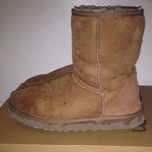 UGG Australia Classic Short Chestnut Boots UGG Australia Classic Short Chestnut Boots