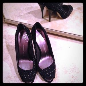 giuseppe zanotti Black Suede Pump With Crystals giuseppe zanotti Black Suede Pump With Crystals
