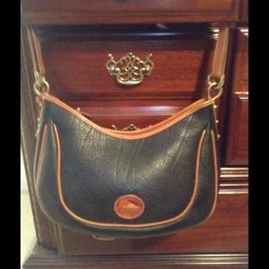 VINTAGE DOONEY AND BOURKE BAG VINTAGE DOONEY AND BOURKE BAG