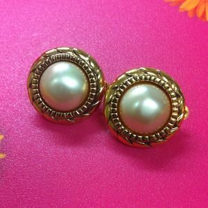 Vintage CHANEL earrings Vintage CHANEL earrings