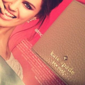 ✂️reduced✂️ KATE SPADE LITTLE STACY WALLET ✂️reduced✂️ KATE SPADE LITTLE STACY WALLET