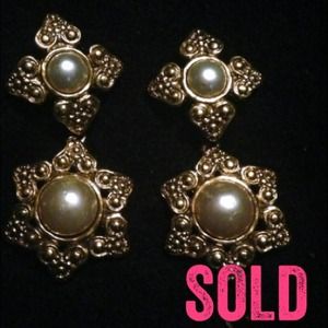 Authentic Vintage CHANEL Earrings Authentic Vintage CHANEL Earrings 