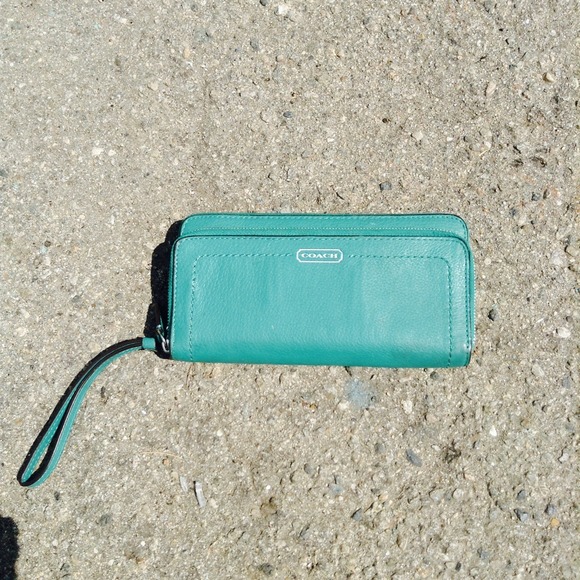 coach wallets turquoise
