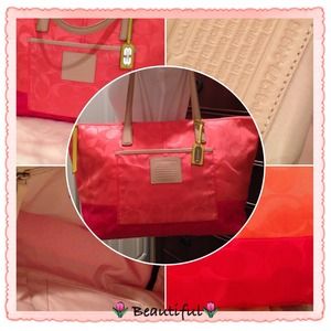 Coach Legacy Weekend Signature Tote Coach Legacy Weekend Signature Tote