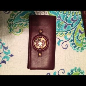 MICHAEL KORS wallet brand new with tags. MICHAEL KORS wallet brand new with tags.