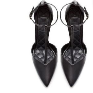 ο«ο«HOLDο«ο«Zara t-strap shoes sz 41 US 10 New! ο«ο«HOLDο«ο«Zara t-strap shoes sz 41 US 10 New!