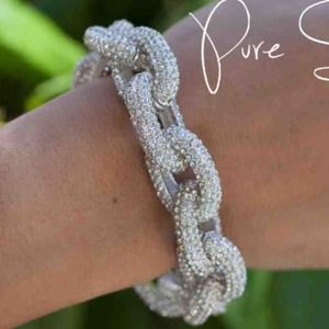 New Stunning Silver Pave Link Bracelet! New Stunning Silver Pave Link Bracelet!