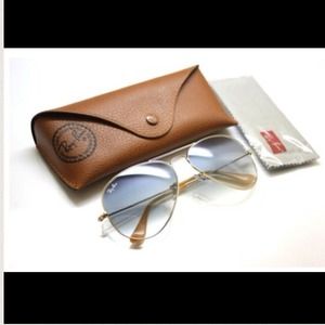 Rayban blue gradient sunglass aviators Rayban blue gradient sunglass aviators