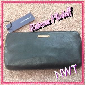 Rebecca Minkoff Pricilla pouch NWT Rebecca Minkoff Pricilla pouch NWT