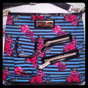 Betsey Johnson Crossbody Purse Betsey Johnson Crossbody Purse