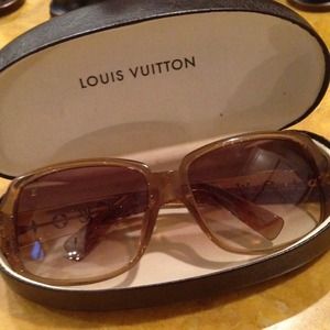 FOR SALE Louis Vuitton sunglasses FOR SALE Louis Vuitton sunglasses
