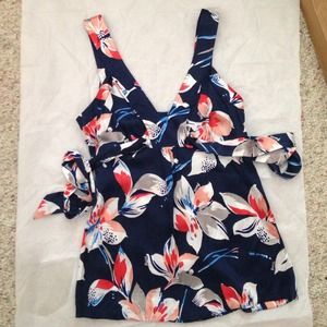 Guess Tops - Silk floral blouse Guess Tops - Silk floral blouse