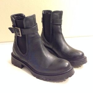 Zara Boots - Zara quilted leather track ankle boot Zara Boots - Zara quilted leather track ankle boot