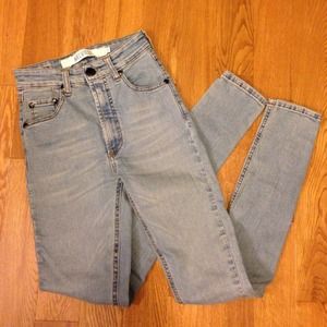Brandy Melville Denim - Brandy Melville high waisted jeans Brandy Melville Denim - Brandy Melville high waisted jeans